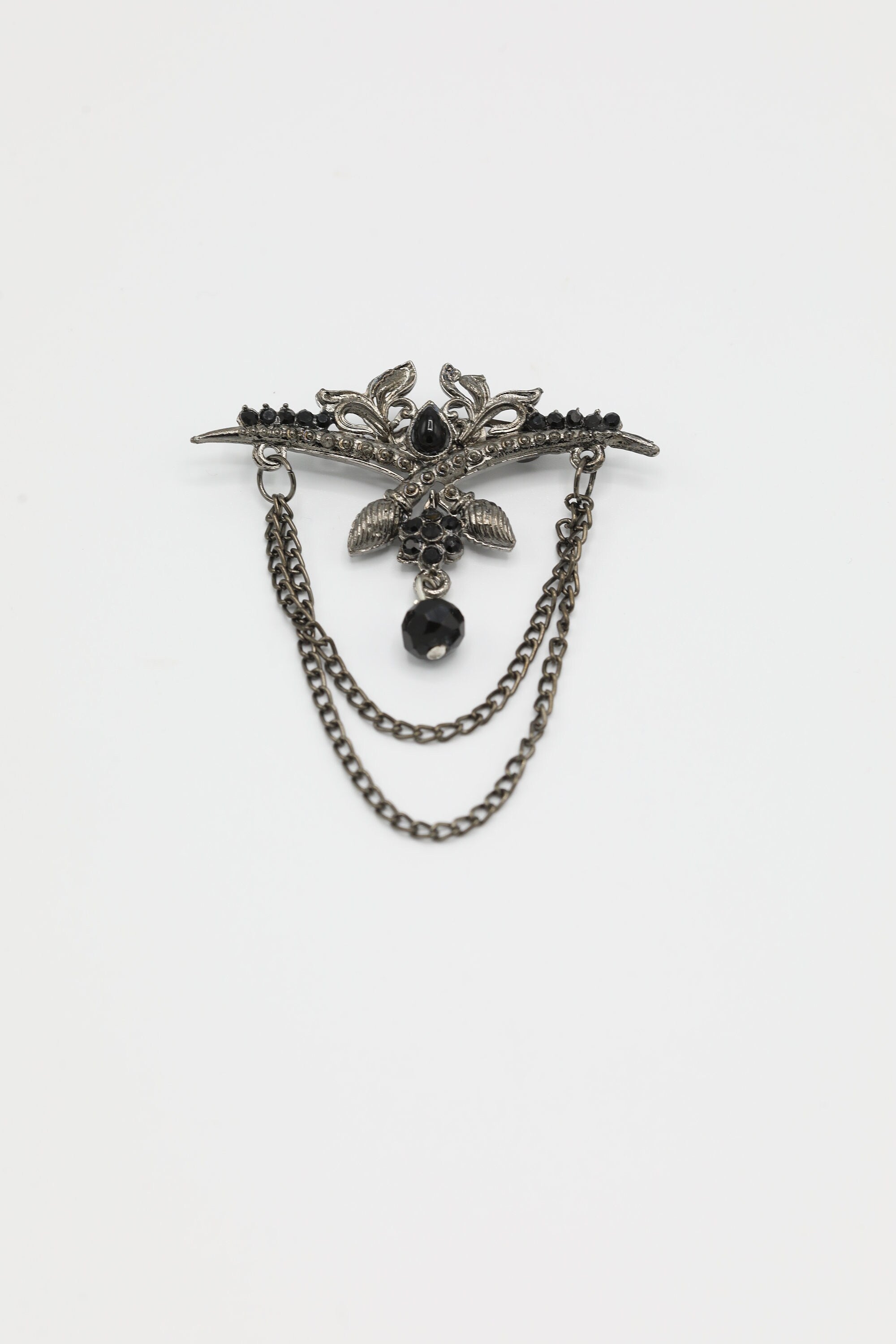 Regal Elegance: Men's Oxidized Silver Brooch for Jackets and Sherwanis
