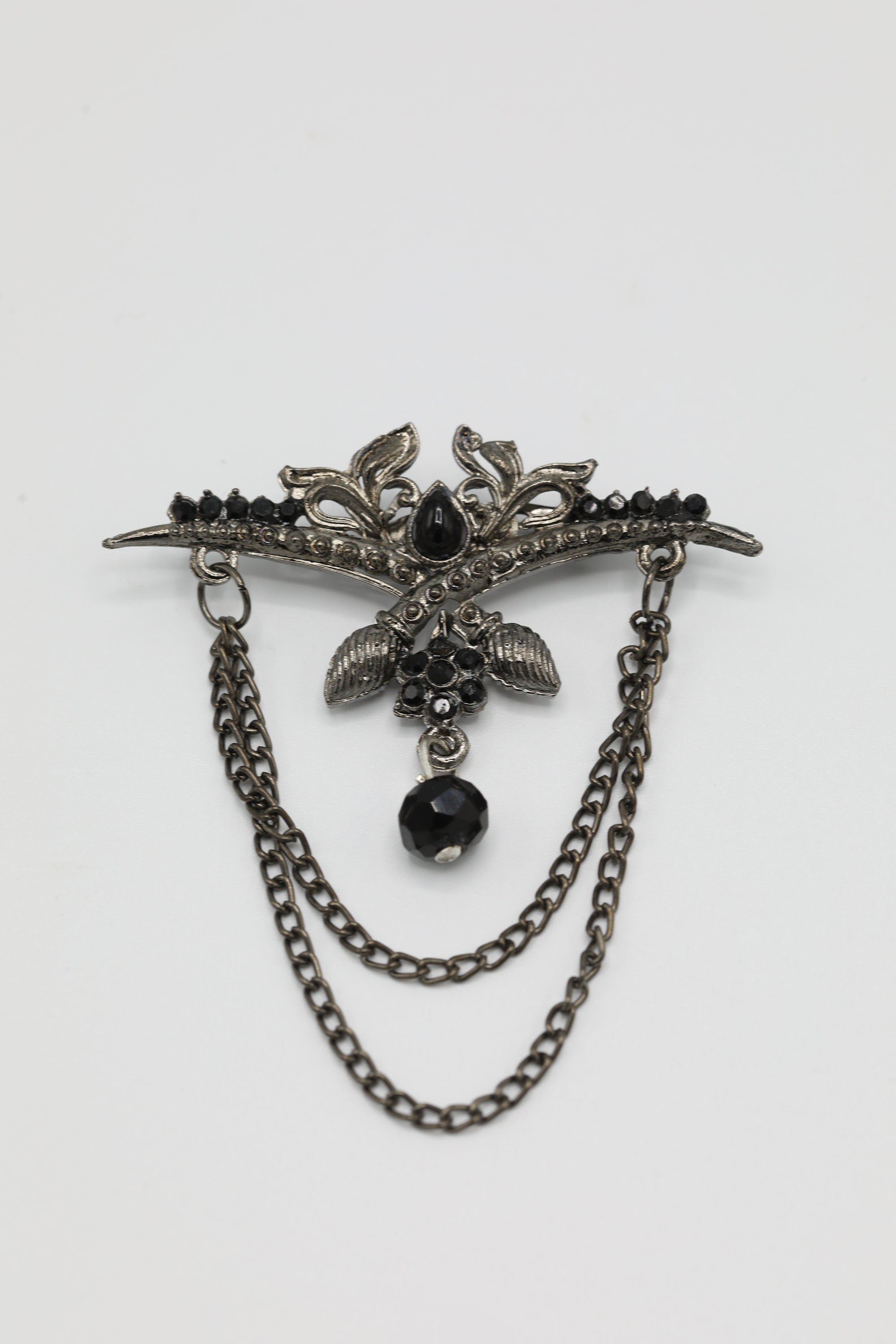 Regal Elegance: Men's Oxidized Silver Brooch for Jackets and Sherwanis