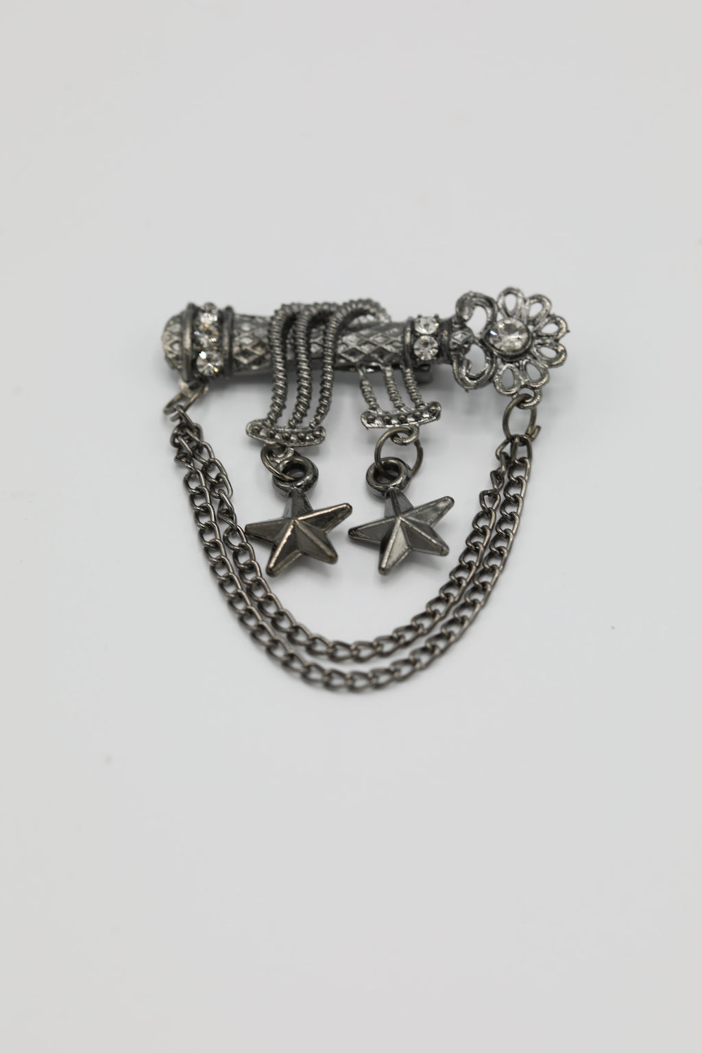 Regal Elegance: Men's Silver Brooch for Jackets and Sherwanis