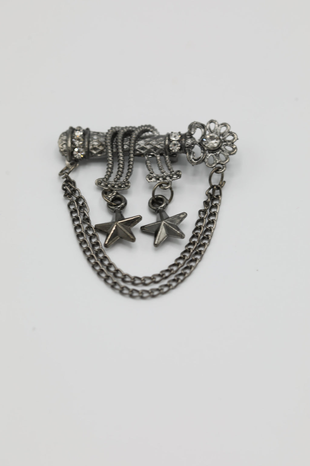 Regal Elegance: Men's Silver Brooch for Jackets and Sherwanis