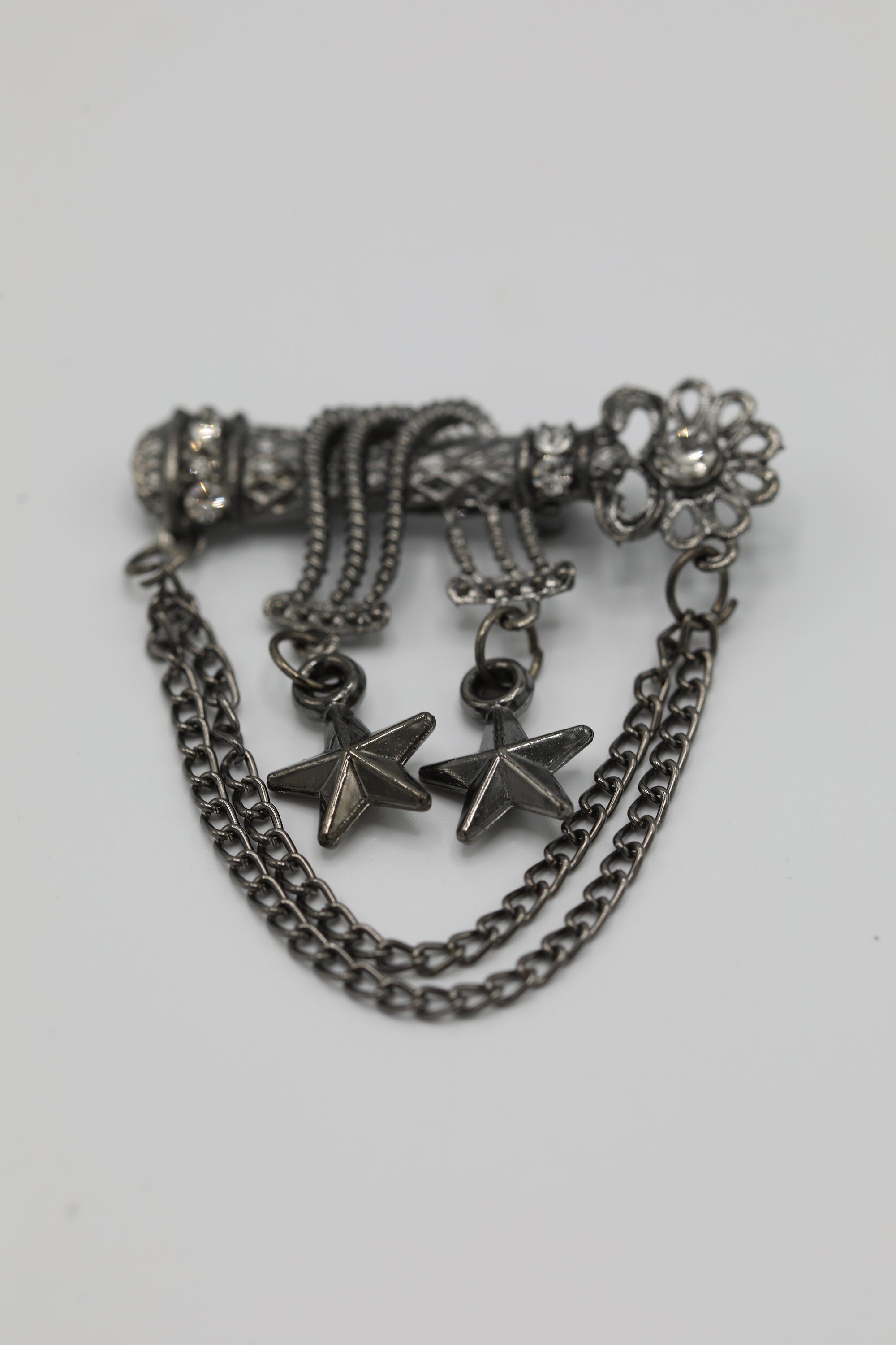 Regal Elegance: Men's Silver Brooch for Jackets and Sherwanis