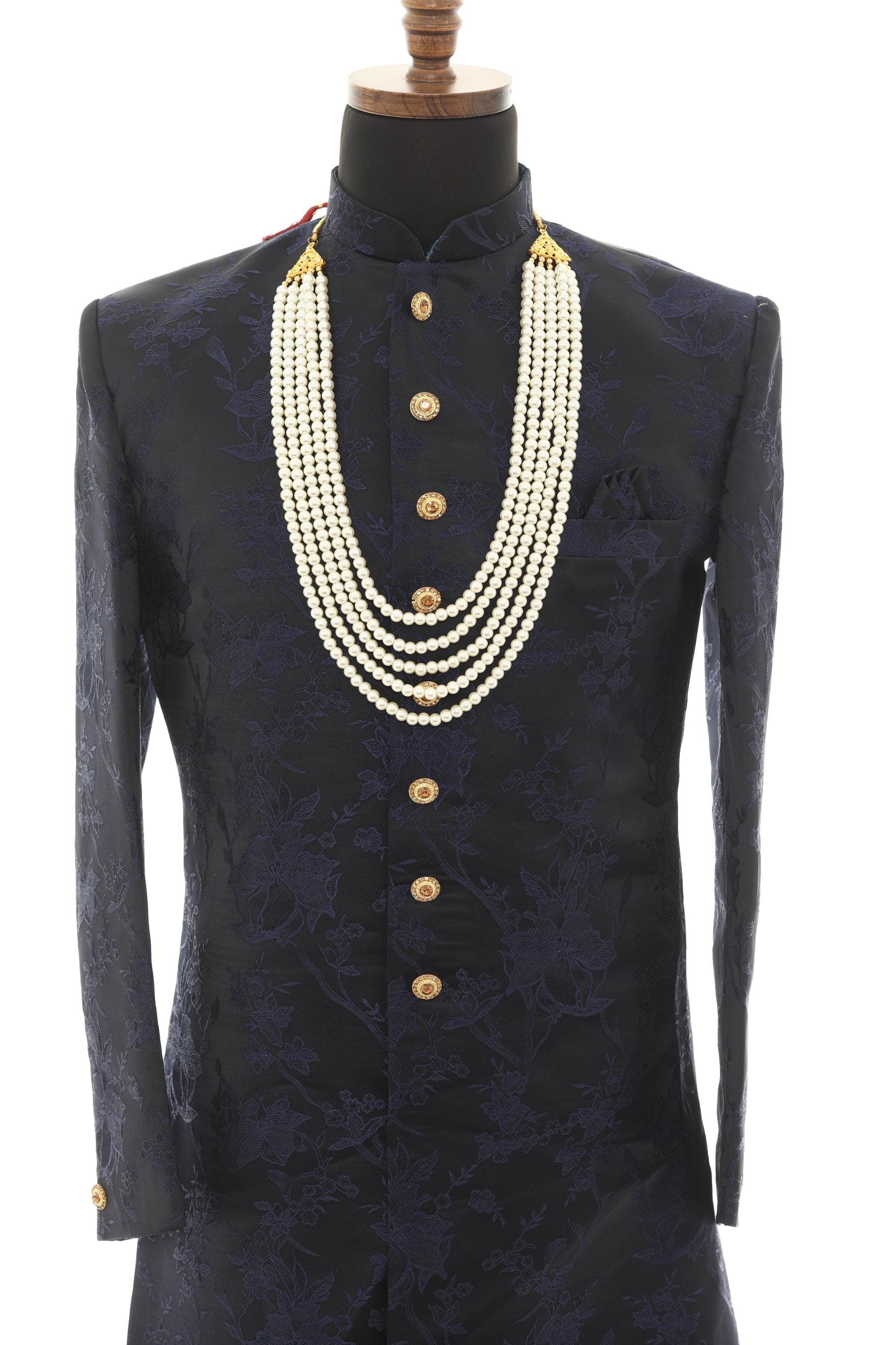 Traditional Elegant White Pearl Necklace For Men