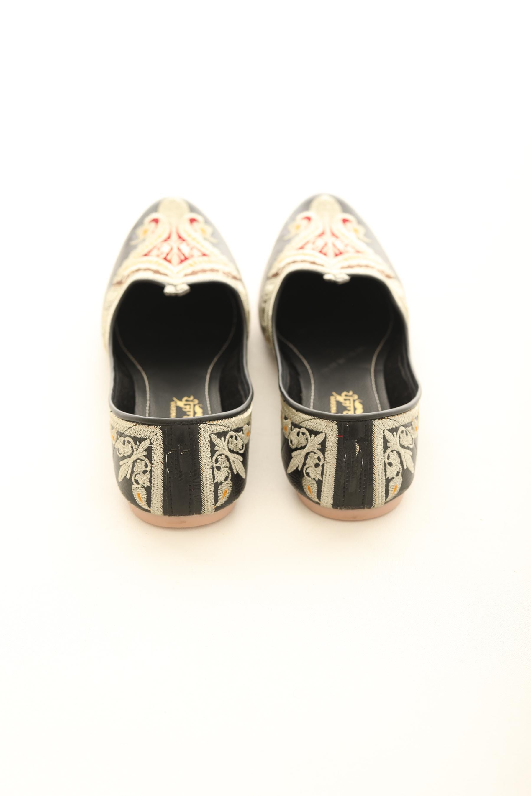 Handcrafted Men's Jutti: Indian Ethnic Wedding Loafers