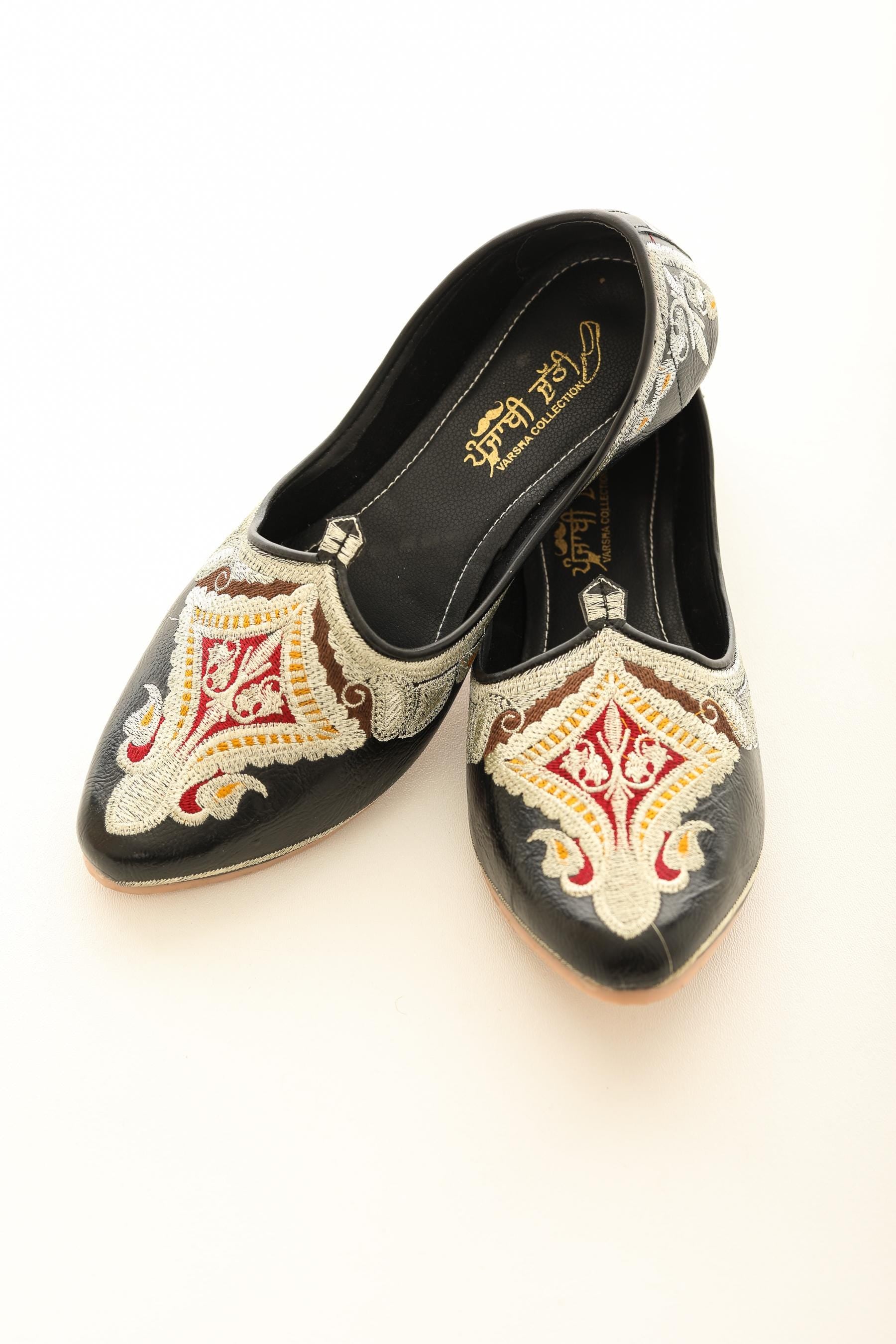 Handcrafted Men's Jutti: Indian Ethnic Wedding Loafers